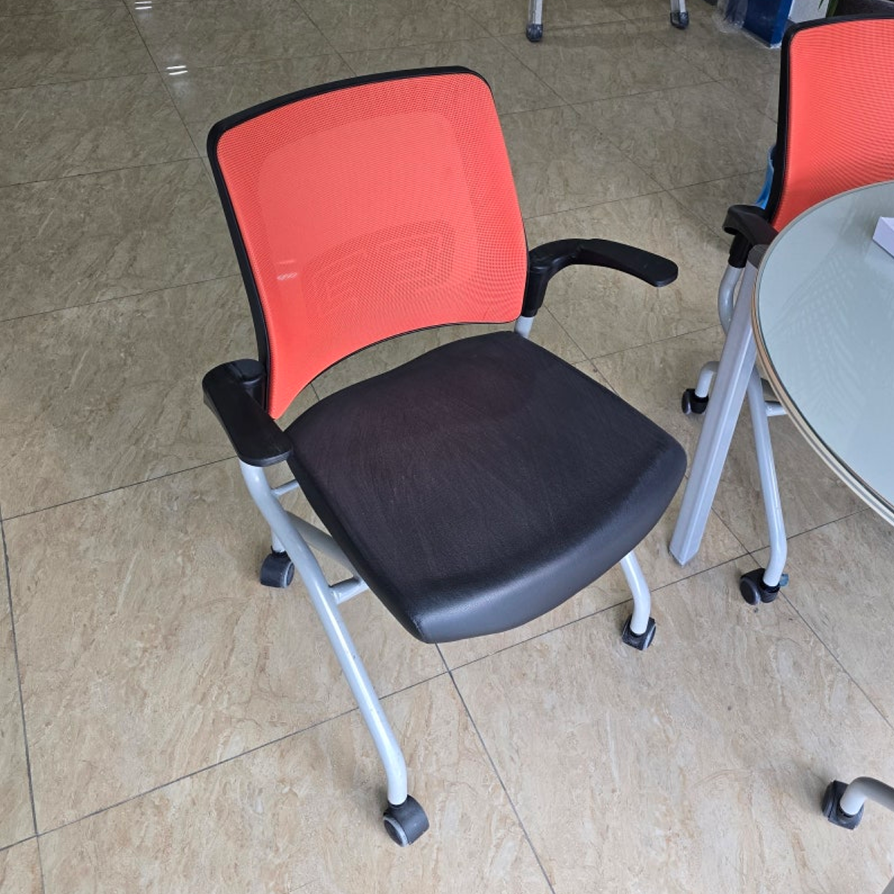 4인 원형 테이블 + 메쉬의자 세트